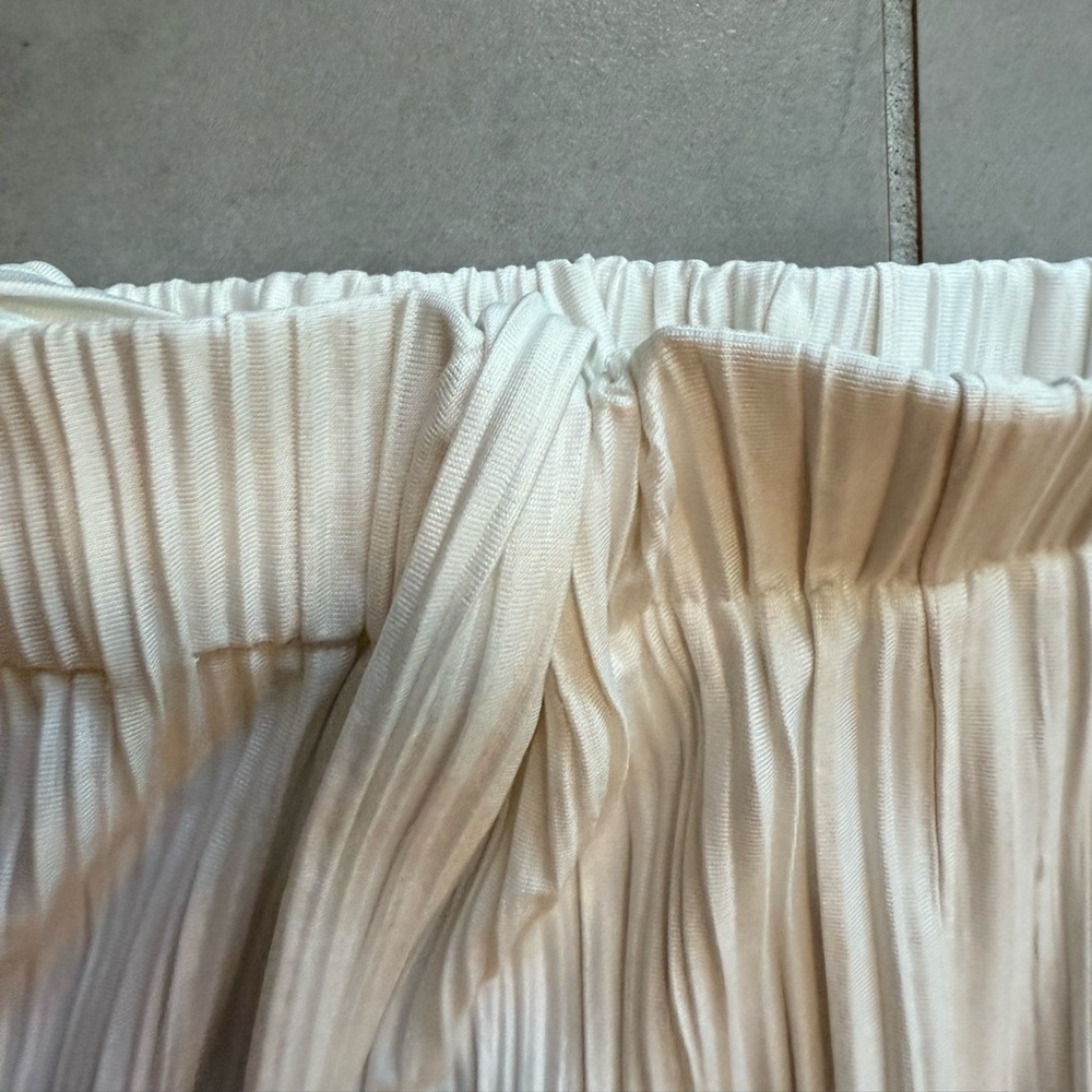 Charcoal Clothing Co Cream Pleated Wide-Leg Pants - Picture 6 of 6